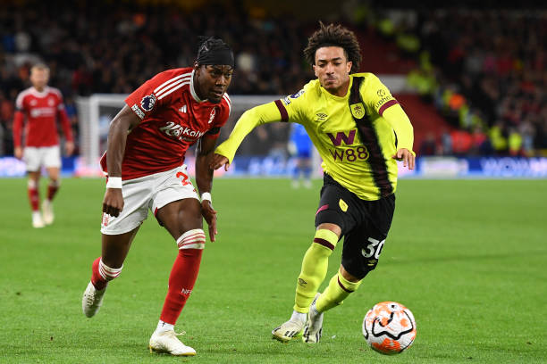 白发老人牵 白发老人牵