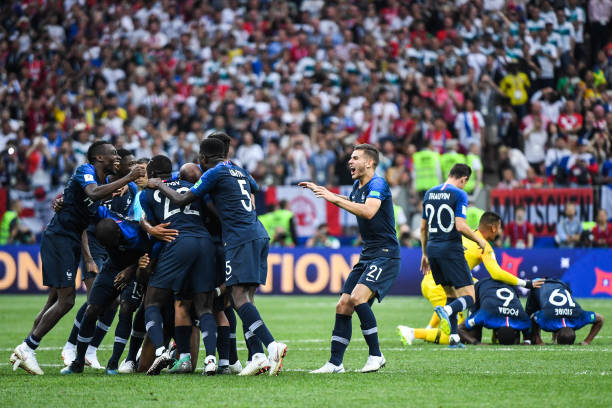 并非一帆风 并非一帆风